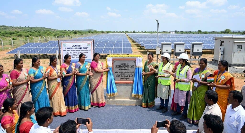ఖమ్మం జిల్లాలో మహిళల హస్తాల్లో 1 MW సోలార్ ప్లాంట్ ప్రారంభం – ఆర్థిక స్వావలంబనకు కొత్త మార్గం 1 ఖమ్మం వెంకటాపురం మహిళా స్వయం సహాయక గ్రూపుల సోలార్ పవర్ ప్లాంట్ ప్రారంభం