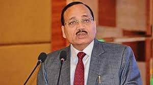 ಭಾರತದ ಮುಖ್ಯ ನ್ಯಾಯಮೂರ್ತಿ ನ್ಯಾಯಮೂರ್ತಿ ಸೂರ್ಯಕಾಂತ್ ಸೈಬರ್ ಅಪರಾಧಗಳ ಬಗ್ಗೆ ಮಾತನಾಡುತ್ತಿರುವ ದೃಶ್ಯ